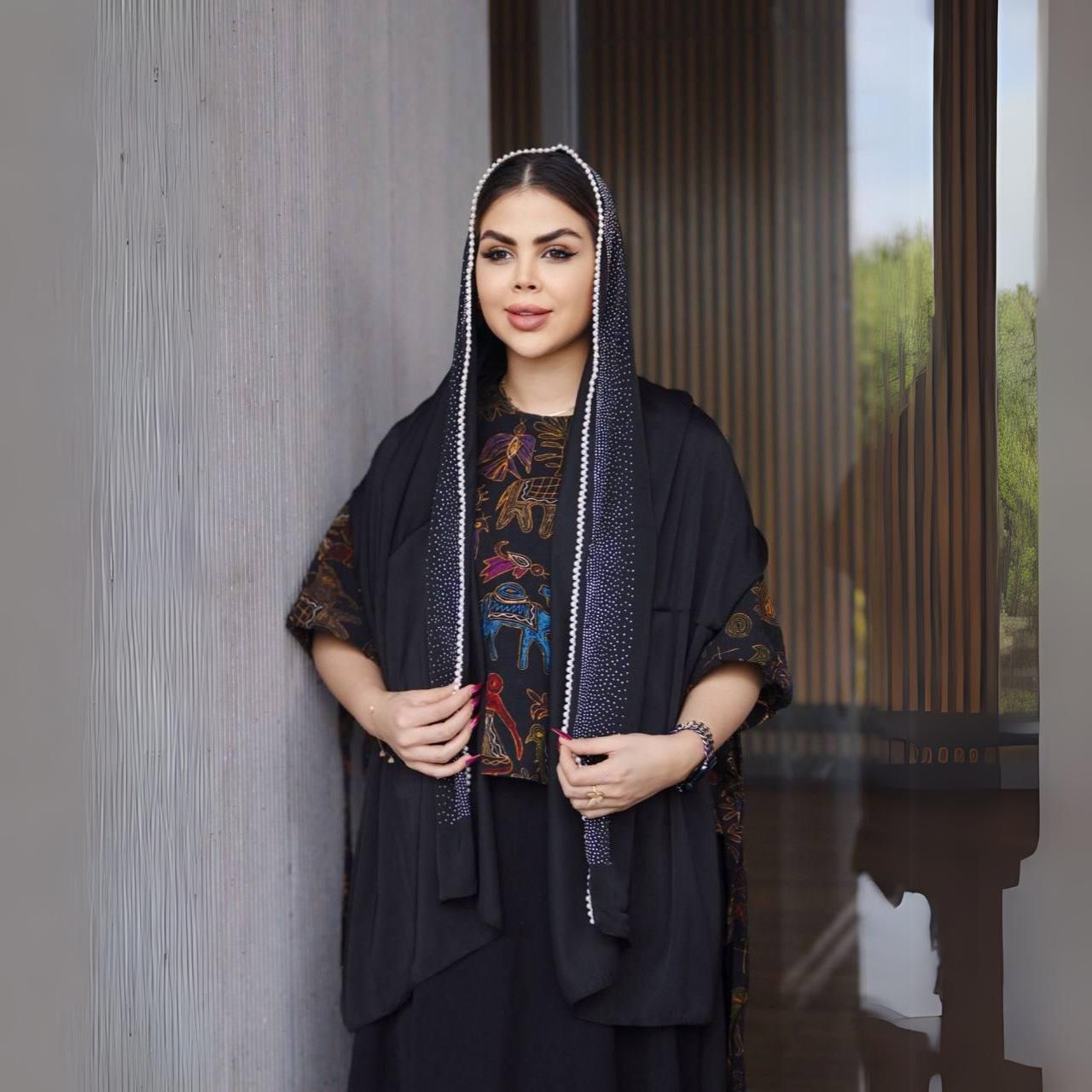 شال مشکی مجلسی مروارید سفید