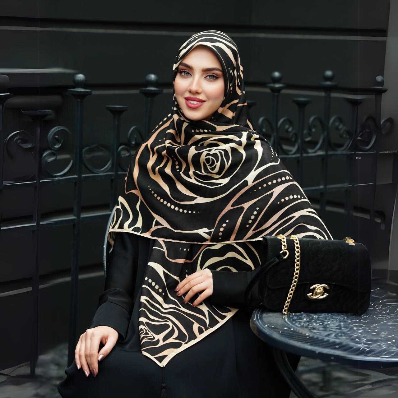 روسری مجلسی مشکی طلایی فیلامنت